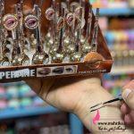 خط چشم ماژیکی مشکی عمیق، نوک فوق‌باریک، خطی دقیق