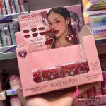 بالم رژ فانتزی طرح کیک توت‌فرنگی | ۶ رنگ مات و بسته‌بندی یونیک: